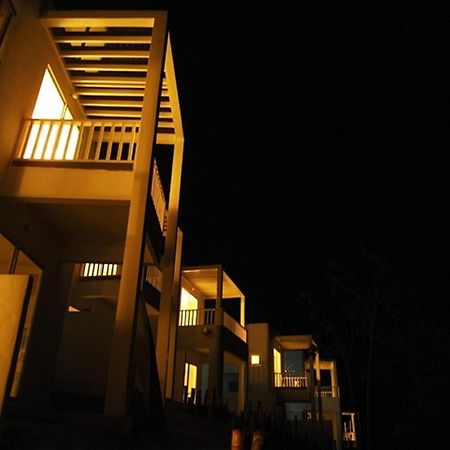 Aristo Chic Resort & Farm Suan Phueng Luaran gambar