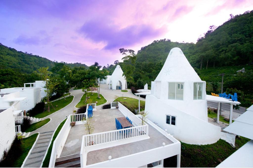 Aristo Chic Resort & Farm Suan Phueng Luaran gambar