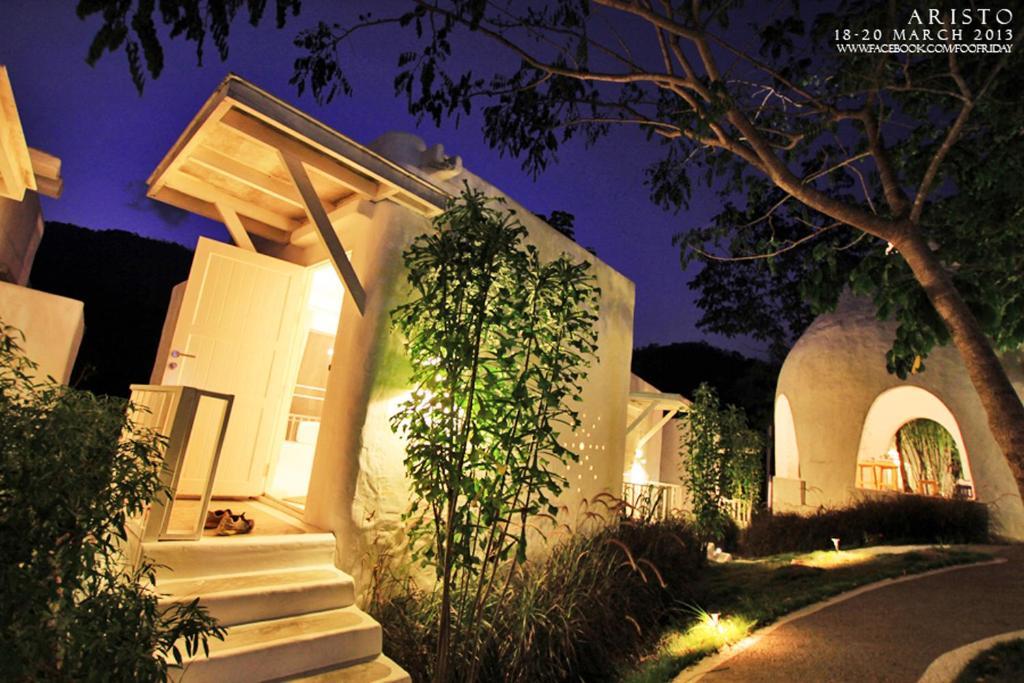 Aristo Chic Resort & Farm Suan Phueng Luaran gambar