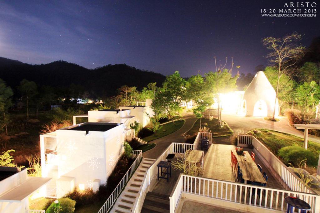 Aristo Chic Resort & Farm Suan Phueng Luaran gambar