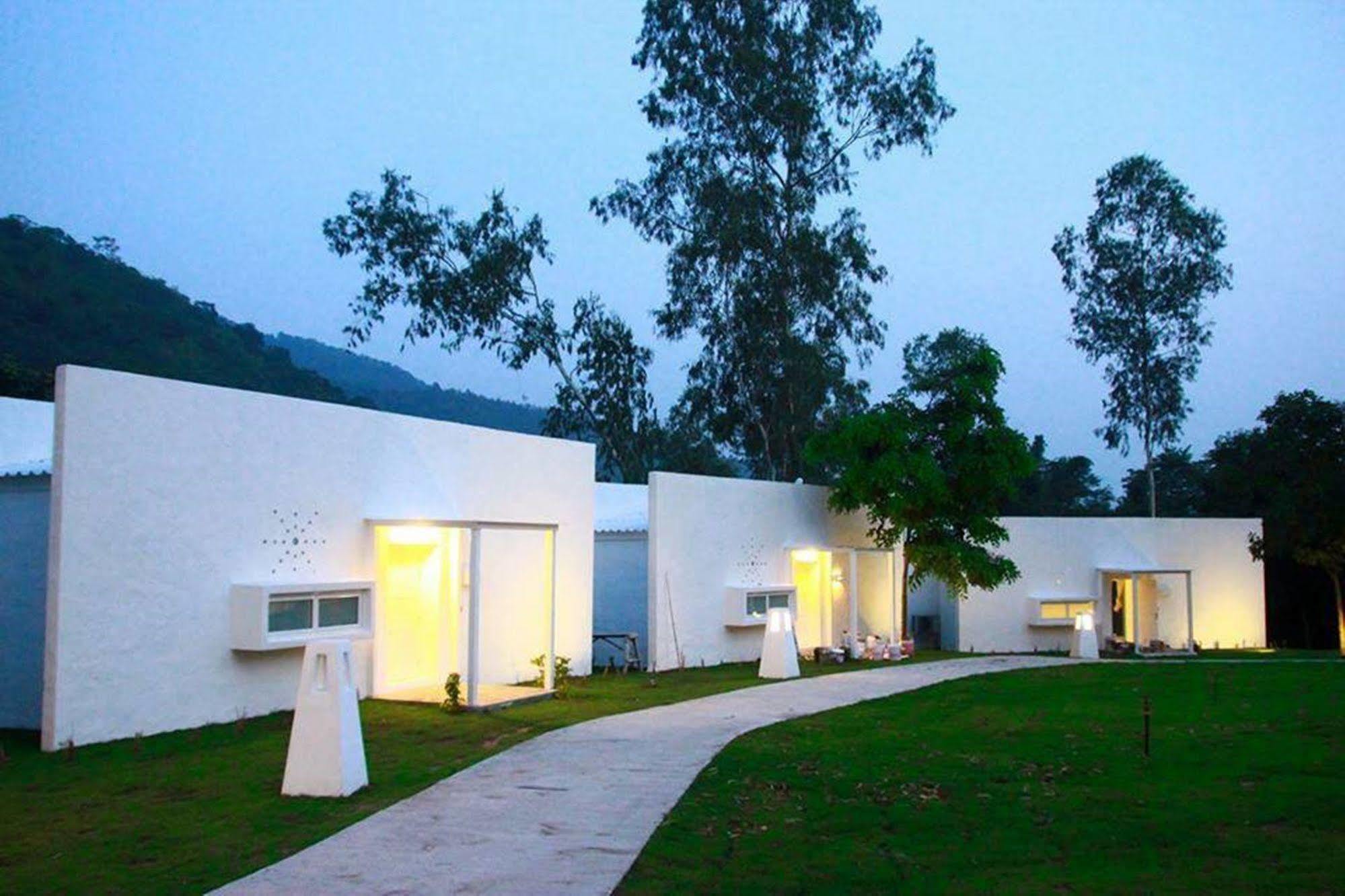 Aristo Chic Resort & Farm Suan Phueng Luaran gambar